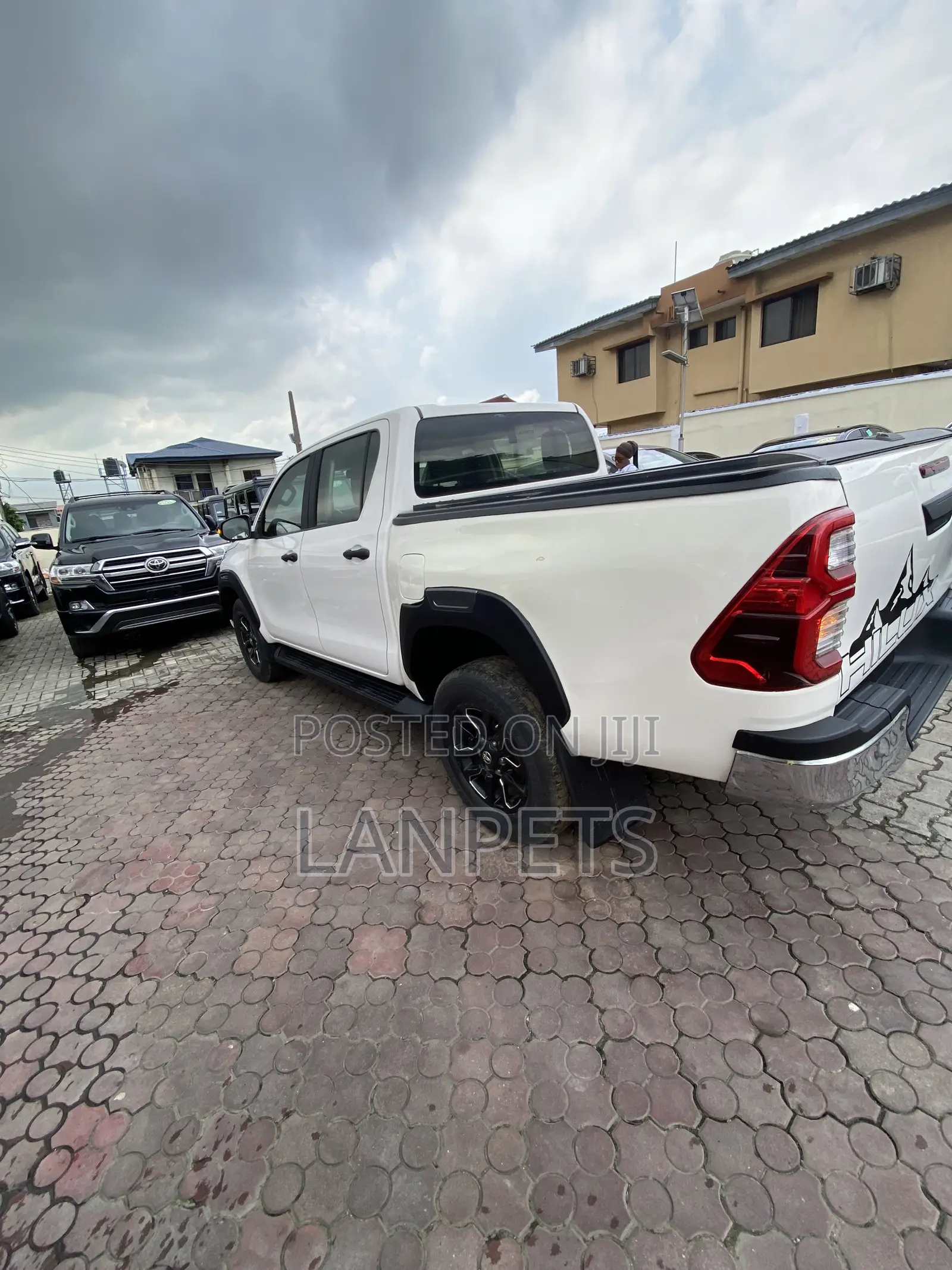 Toyota Hilux 2018 White