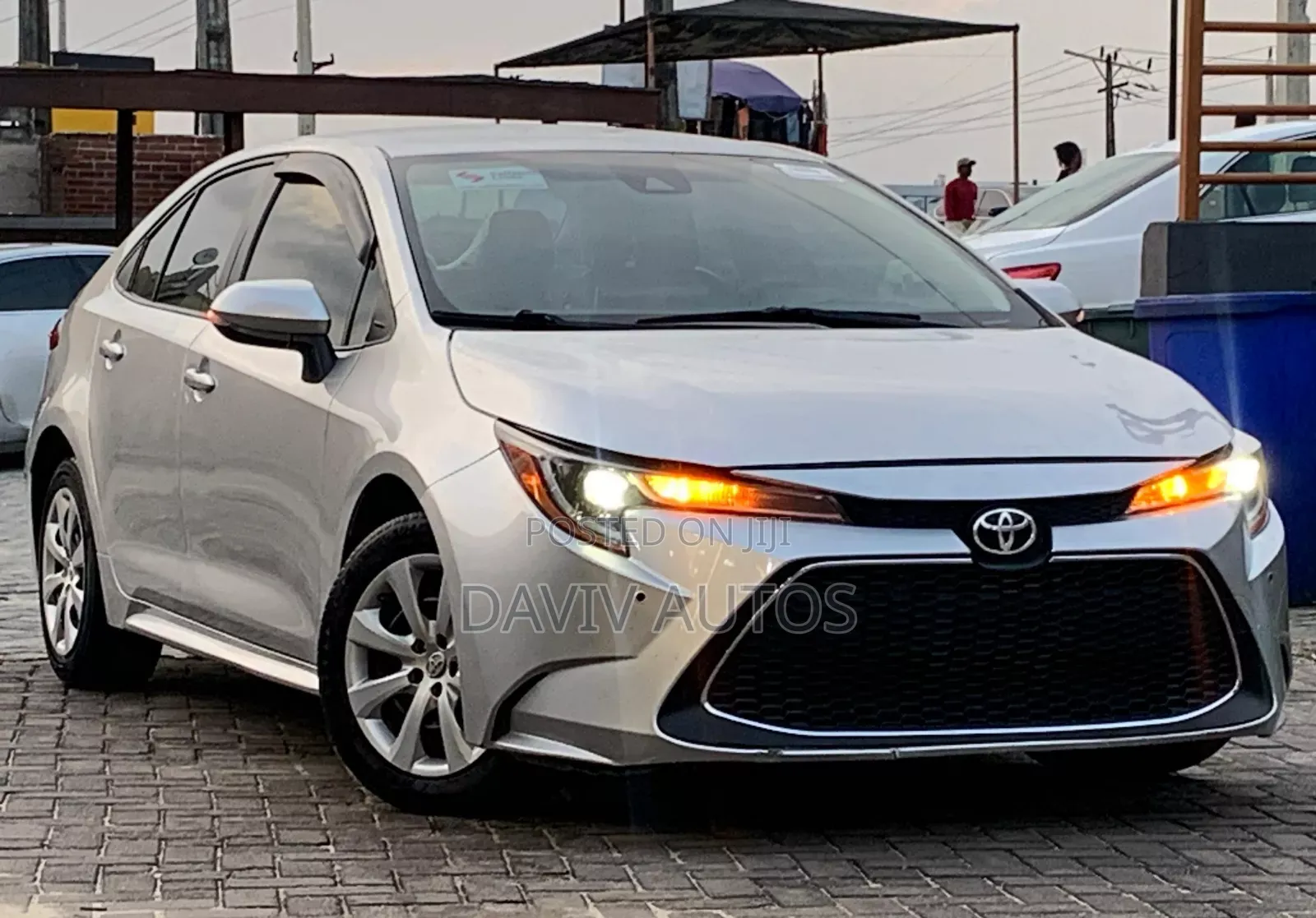Toyota Corolla LE 2020 Silver