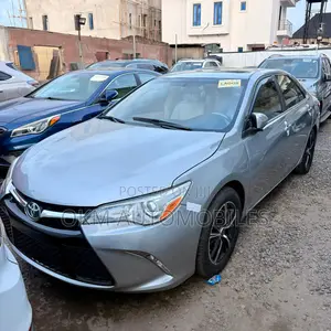 Toyota Camry SE 4dr Sedan (2.5L 4cyl 6A) 2015 Silver