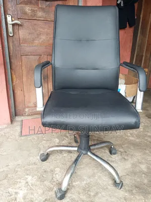 London Use Swivel Office Chair