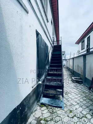 2bdrm Apartment in Lekki Phase 1 for rent