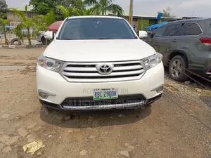 Toyota Highlander Limited 2012 White