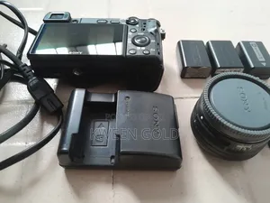 Sony A6400 With Kit Lens