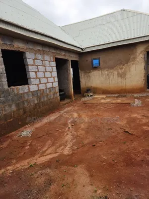 6bdrm House in 1 Man Village Bumko, Dutse-Alhaji for sale