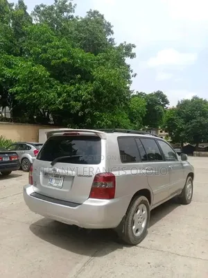 Toyota Highlander 2024 Silver