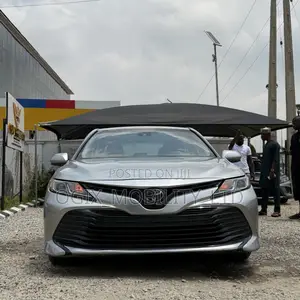 Toyota Camry 2020 Silver