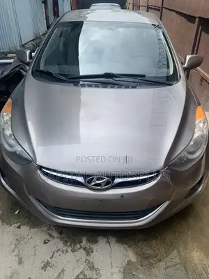 Hyundai Elantra GLS Sedan FWD (1.8L 4cyl 6A) 2013 Brown
