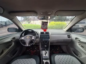 Toyota Corolla LE 4dr Sedan (1.8L 4cyl 4A) 2010 Gray
