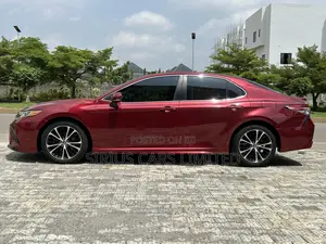 Toyota Camry SE (2.5L 4cyl 8A) 2019 Burgundy