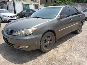 Toyota Camry LE 4dr Sedan (2.4L 4cyl 5M) 2003 Gray