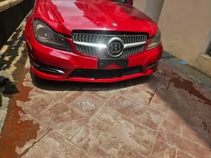 Mercedes-Benz C300 2009 Red
