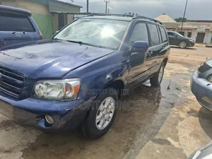 Toyota Highlander V6 2005 Blue