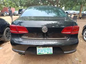 Volkswagen Passat 2013 Black