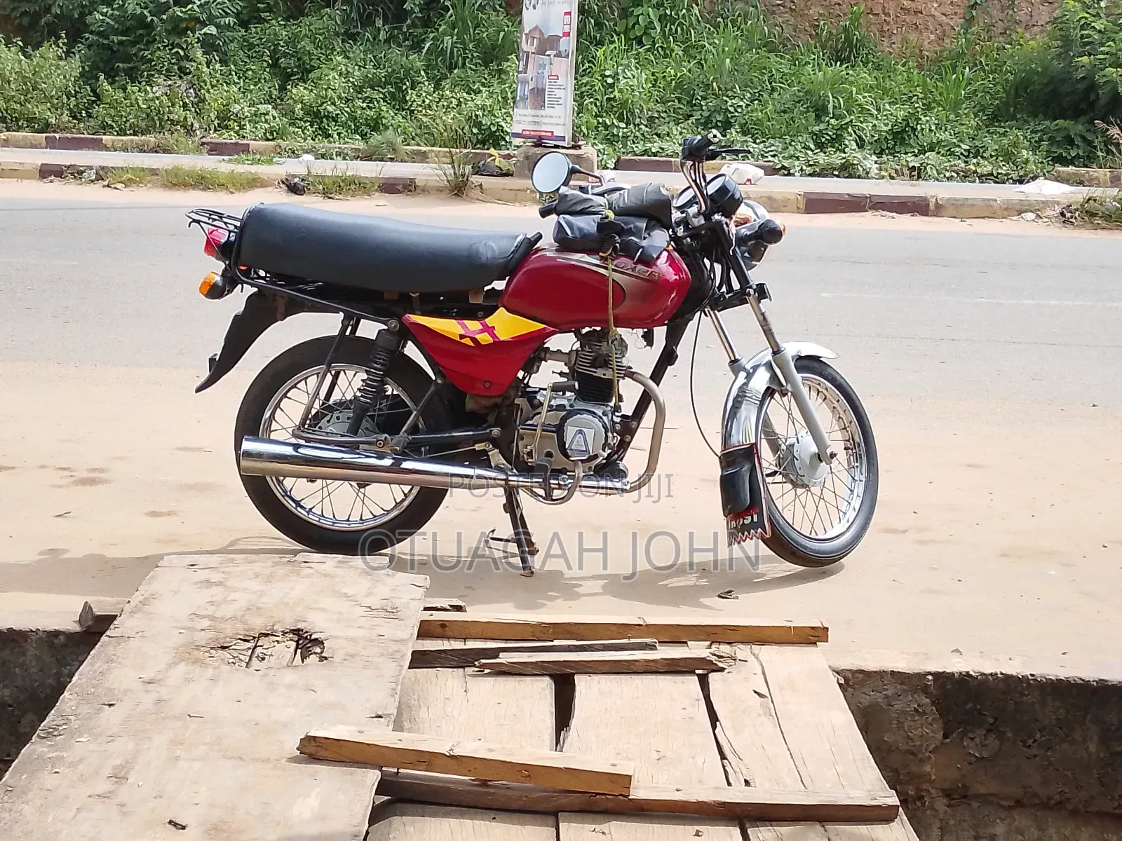 Bajaj Boxer 100 2022 Red