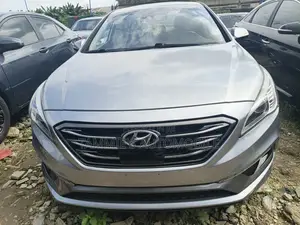 Hyundai Sonata Limited Sedan FWD (2.4L 4cyl 6A) 2016 Silver