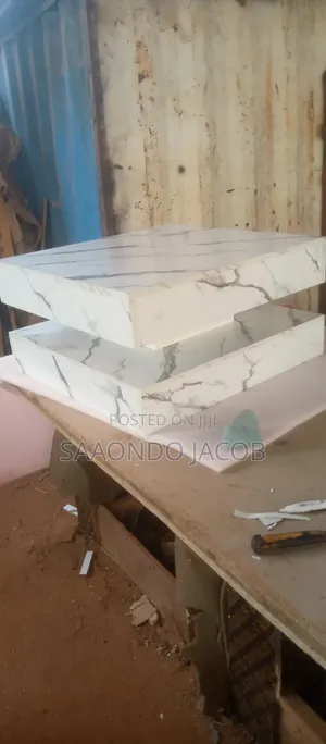 Standard Luxury Center Table for Parlor