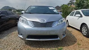 Toyota Sienna LE 7 Passenger Mobility 2011 Silver