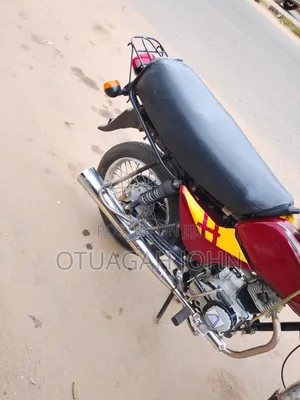 Bajaj Boxer 100 2022 Red