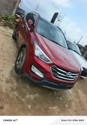 Hyundai Santa Fe 2015 Red