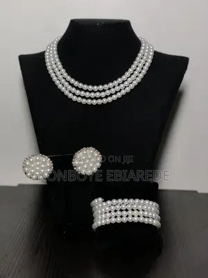 Lisa Pearl Set