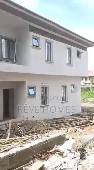 3bdrm Apartment in Millenuim/UPS for rent