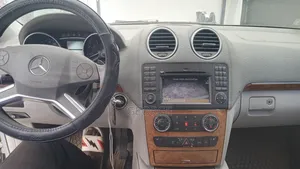 Mercedes-Benz GL-Class 2009 Silver