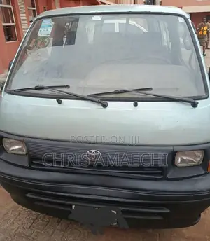 Toyota HiAce 1988 Grey