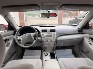 Toyota Camry LE 4dr Sedan (2.5L 4cyl 6A) 2011 Red
