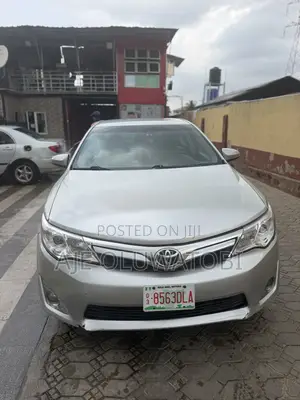 Toyota Camry LE 4dr Sedan (2.5L 4cyl 6A) 2013 Silver