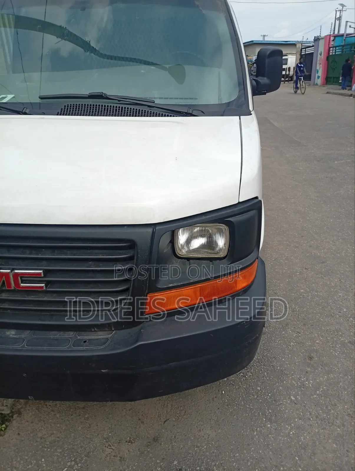 Chevrolet Shcool Bus 2005 White