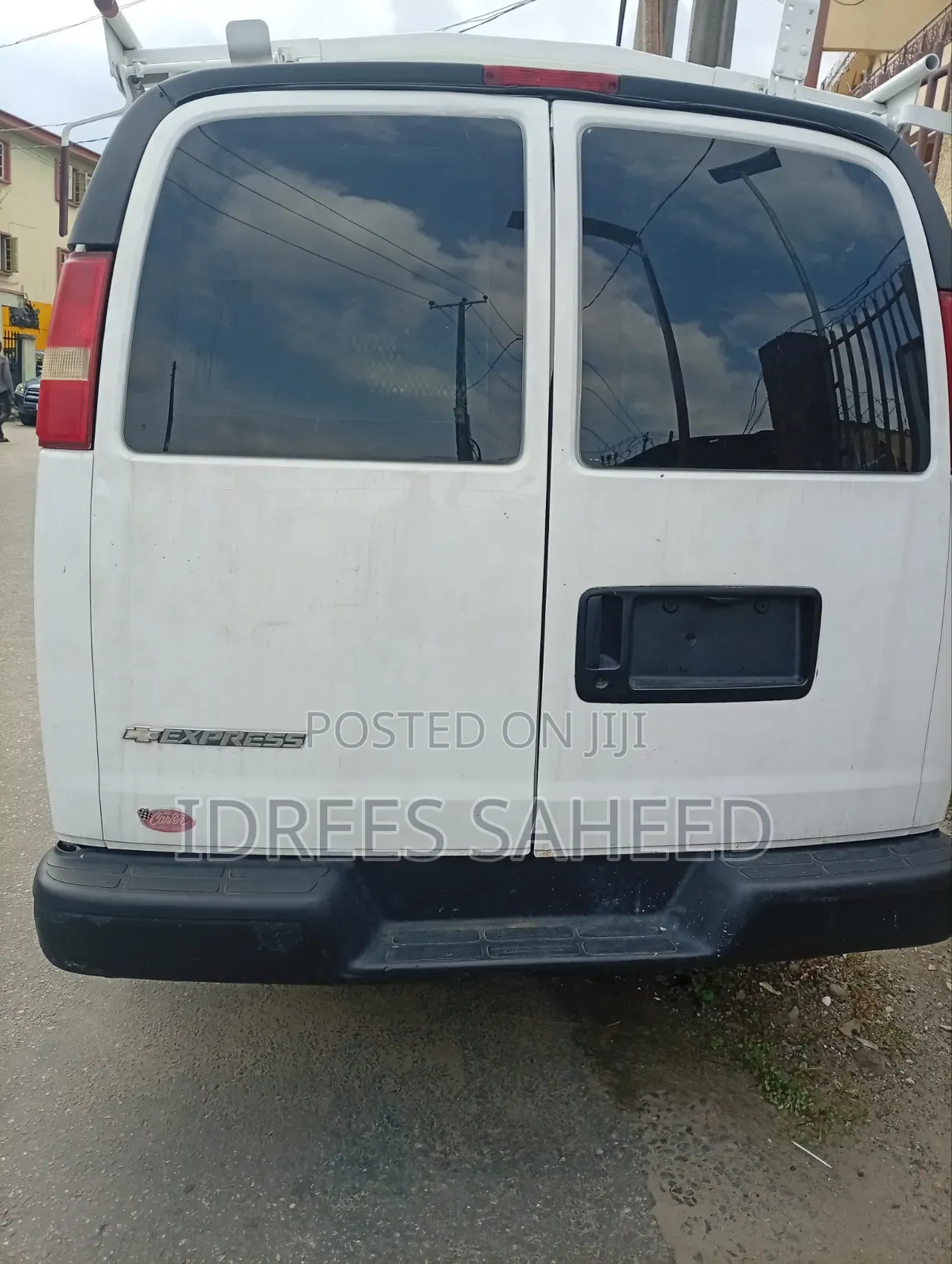 Chevrolet Shcool Bus 2005 White