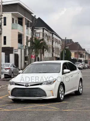 Toyota Avalon Limited 4dr Sedan (3.5L 6cyl 6A) 2014 White