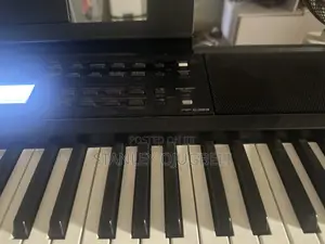 Yamaha E 383 Piano