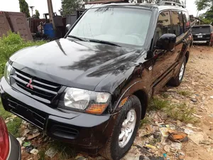 Mitsubishi Montero 2005 Black