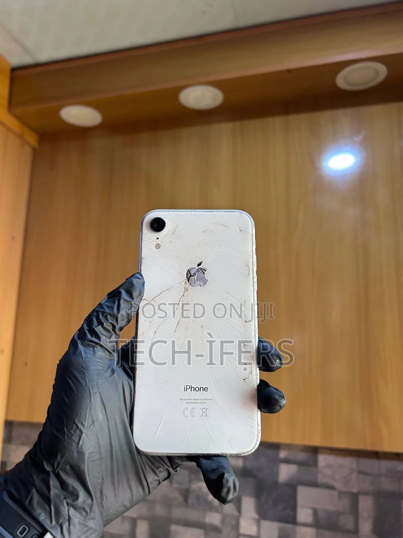 Apple iPhone XR 64 GB White