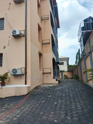 2bdrm Block of Flats in Wuse 2 Abuja for rent