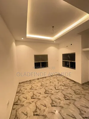 Mini Flat in Ikota Villa for rent