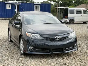 Toyota Camry SE 4dr Sedan (2.5L 4cyl 6A) 2014 Black