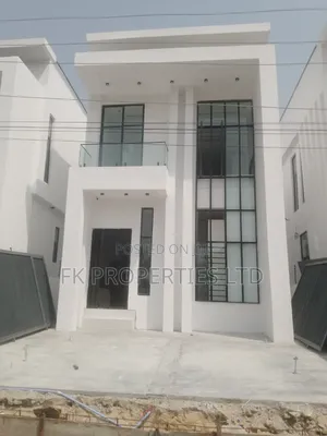 4bedroom Fully Detached With a Bq and Swimming Pool
