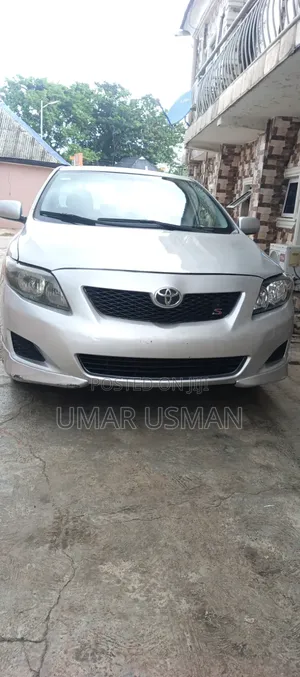 Toyota Corolla 2010 Silver