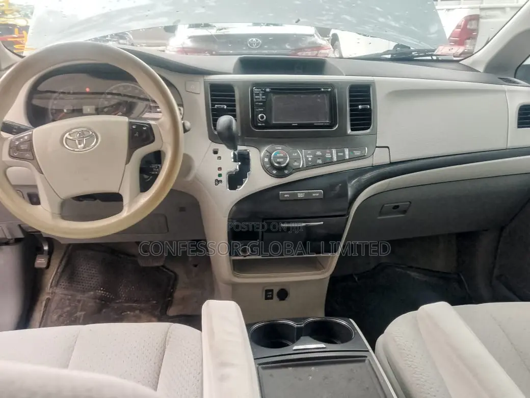 Toyota Sienna 2013 Gray