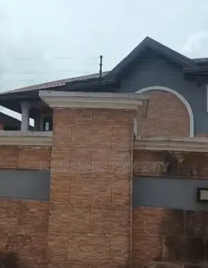 3bdrm House in Ajuwon for sale