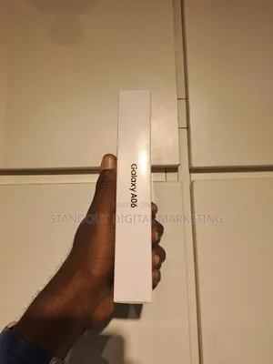 New Samsung Galaxy A06 64 GB Gold