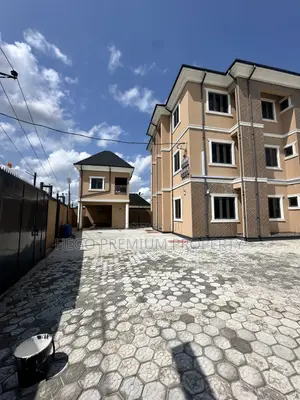 3bdrm Apartment in Peter Odili Estate, Amadi-Ama for rent