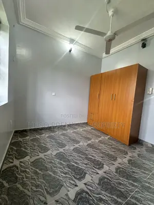 3bdrm Apartment in Peter Odili Estate, Amadi-Ama for rent