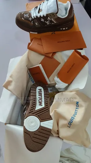 Sneakers Shoe
