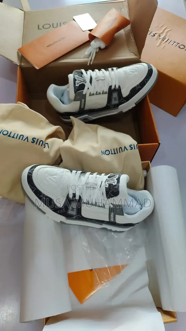 Sneakers Shoe
