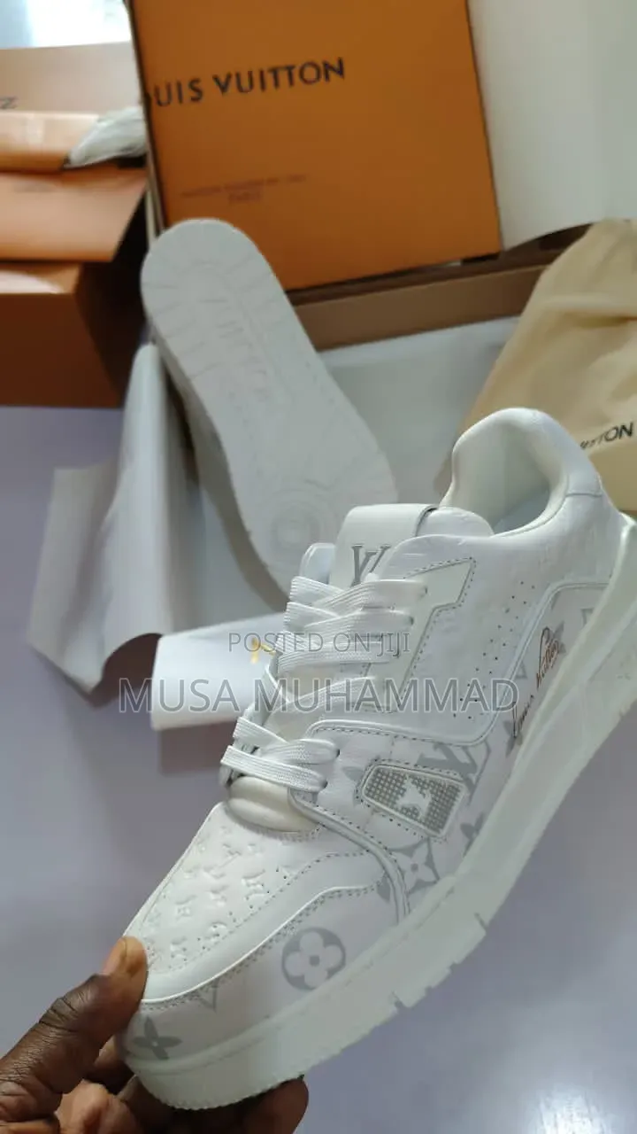 Sneakers Shoe