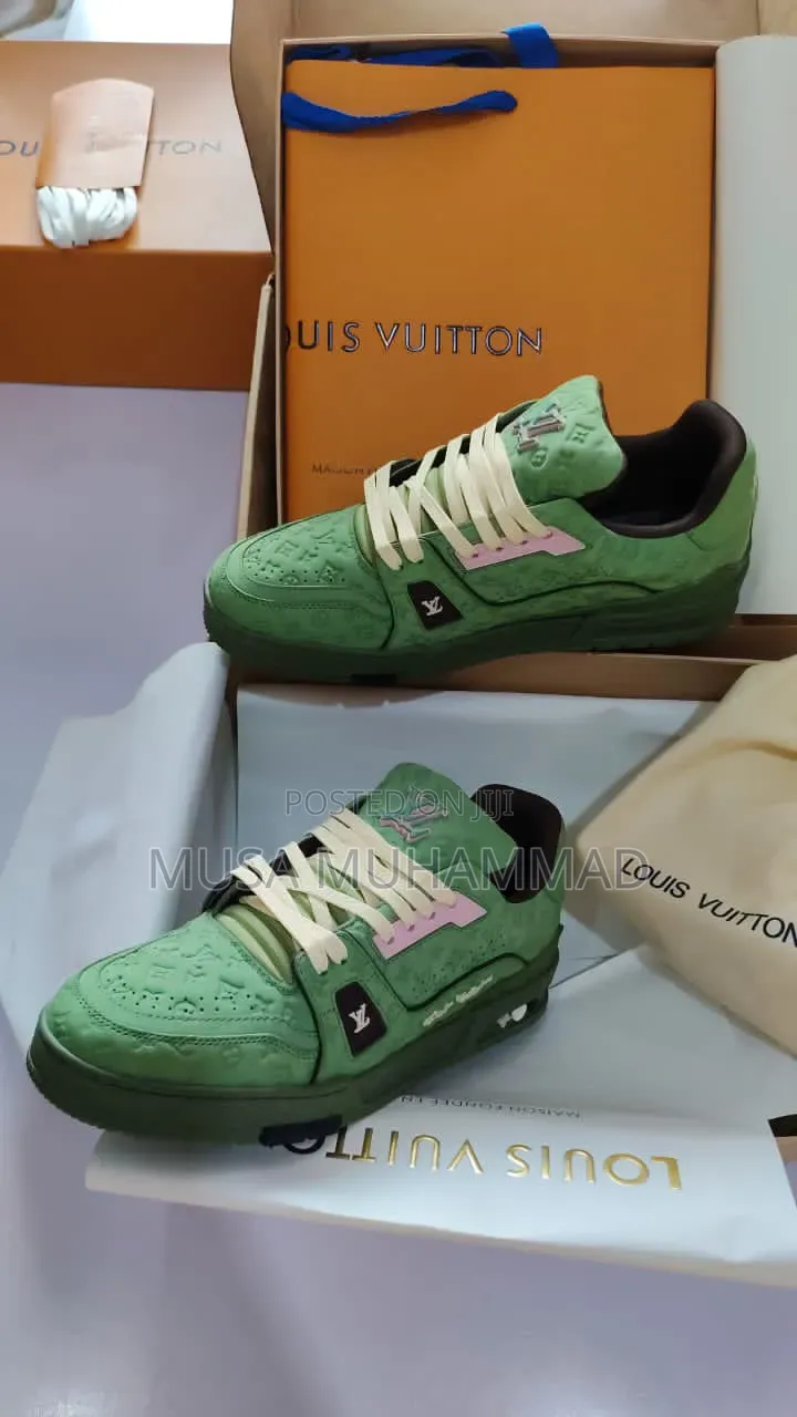 Sneakers Shoe