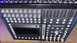 T2208 Digital Mixer